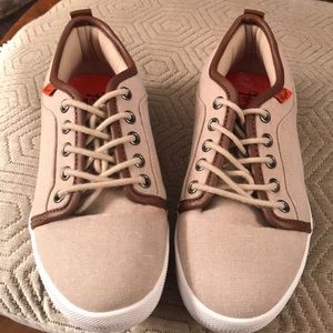 Penguin by Munsingwear  boys linen dress sneaker.